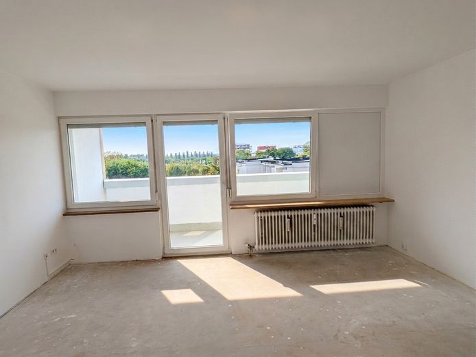 Vendita da privato – appartamento di 2 locali appena ristrutturato a Ingolstadt – Wohnraum