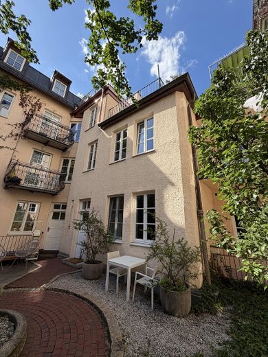 Little city house in the heart of Munich – Villa Urbana