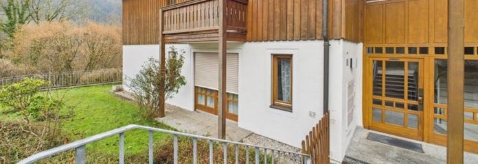 Wunderschöne 2,5 Zimmer Wohnung in Bayerisch Gmain mit 3 Balkonen kurzfristig verfügbar
