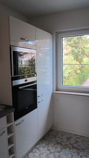 Ruhige zentrale 4,5-Zimmer-Wohnung mit großem Balkon 1. OG Herrenberg Ziegelfeld Wallbox Stellplatz – Küche