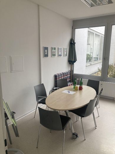 Helle, großzügige Büro-/Praxisfläche in zentraler Lage von Bingen am Rhein – Besprechung