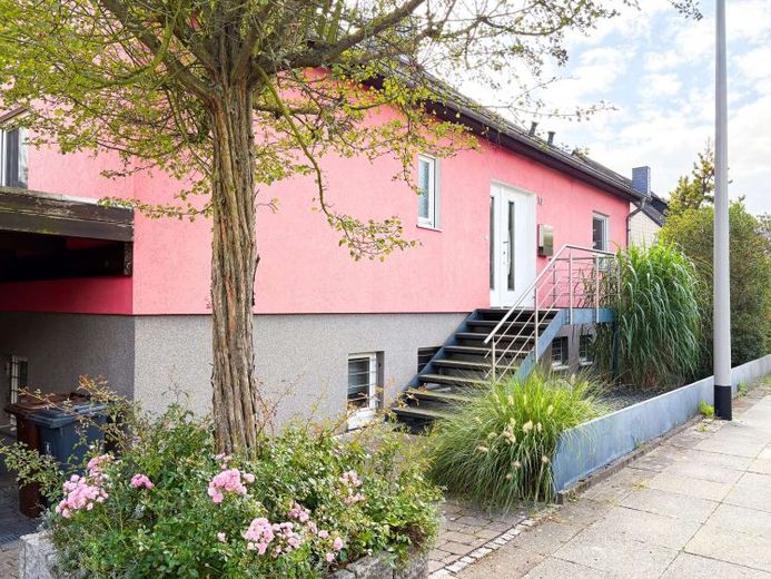 De l’espace pour vos idées d’aménagement – maison individuelle indépendante dans un cadre verdoyant – Photo 1