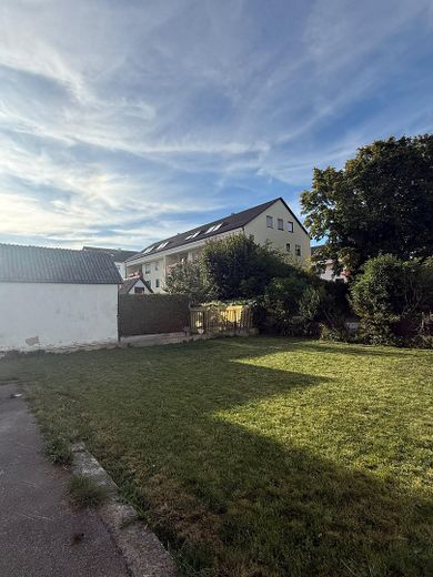 Charmantes, kernsaniertes Einfamilienhaus mit hochwertiger Ausstattung – Gartenbereich hinten