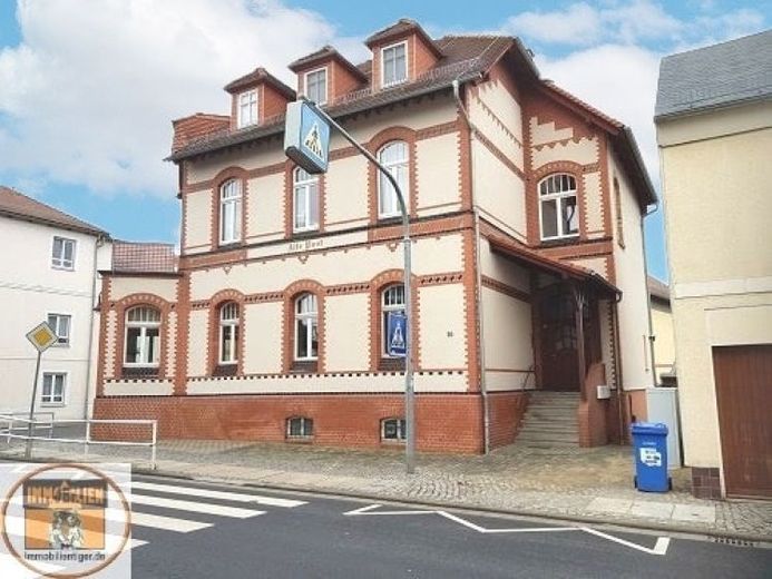 Schicke Dachgeschosswohnung in zentrumsnahe Lage – Foto 1