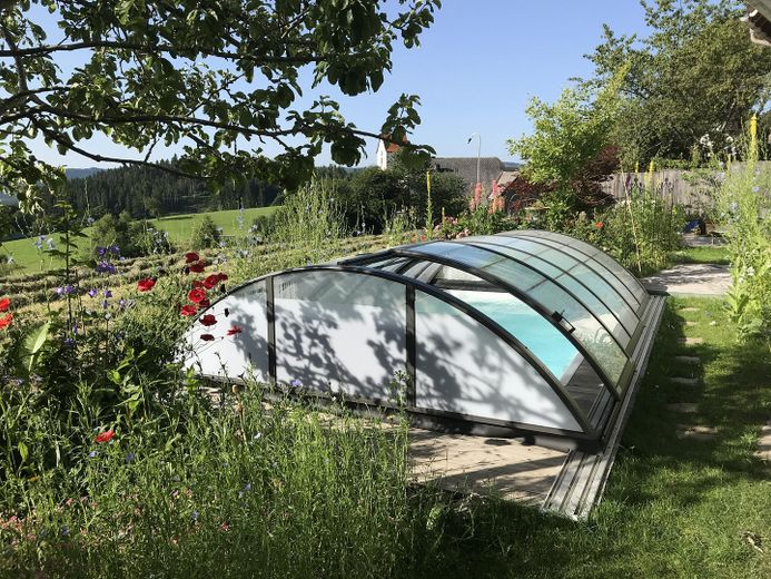Haus für Individualisten + Genießer – überdachter Pool