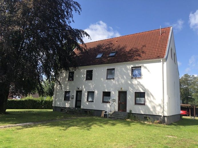 *Nette 2 Zimmer ETW mit eigenem Zugang zum Keller zur Eigennutzung oder Neuvermietung !!!* – Außenansicht Eingang