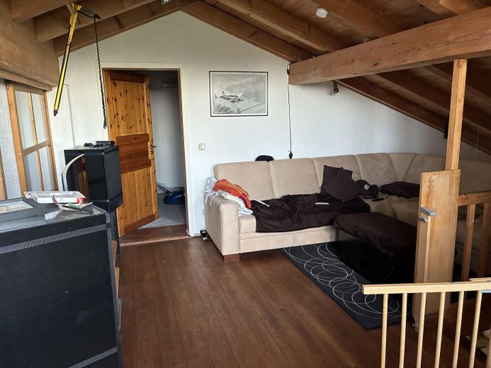 Багатофункціональна мезонет / сутеренна квартира 83 +42 м²  у природній місцевості - багатофункціональний гараж – Wohnzimmer in Galerie