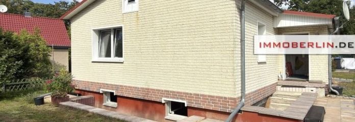 IMMOBERLIN.DE - Kleines Haus auf großem Grundstück mit Ausbaupotenzial