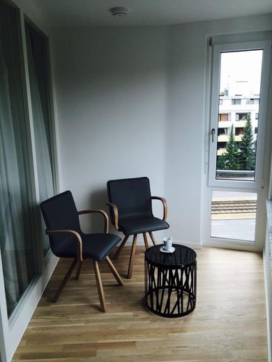 Sehr gepflegtes und hochwertig möbliertes Penthouse – provisionsfrei -  Dachgarten, Tiefgarage – Wintergarten