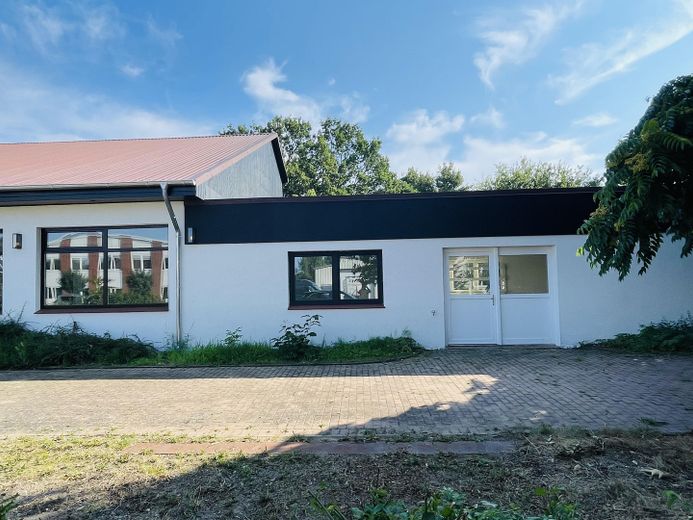 Freshly renovated! 885m² Elegant & Attractive commission-free commercial space in Winsen (Luhe) – Foto 11