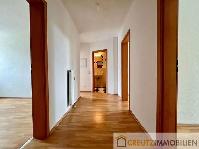 Appartamento di proprietà di 3 locali a Plauen, edificio storico ristrutturato, balcone, libero da subito – rendimento calcolato del 9,1% sul prezzo di acquisto – Foto 1