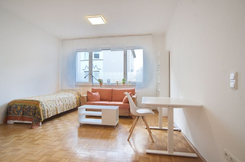 Helle, schöne Wohnung mit Komplettausstattung, Waschmaschine etc., ruhig gelegen – bee4c4e20f5e8c2940a8eb2ada8e0530177ed232.jpg