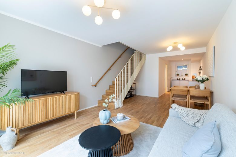 *BEZUGSFERTIG 2026* TOWNHOUSE-FEELING: 3-ZIMMER-GARTENWOHNUNG MIT PRIVATEM ZUGANG – फोटो 1