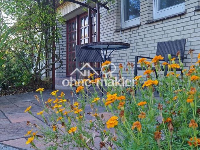 Two-family house – quiet and central with a garden paradise – Photo 1