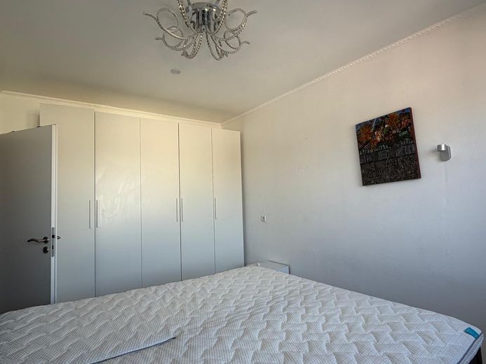 Frisch renovierte, voll möblierte 2-Zimmer-Wohnung mit Balkon in Düsseldorf-Oberbilk – Foto 7
