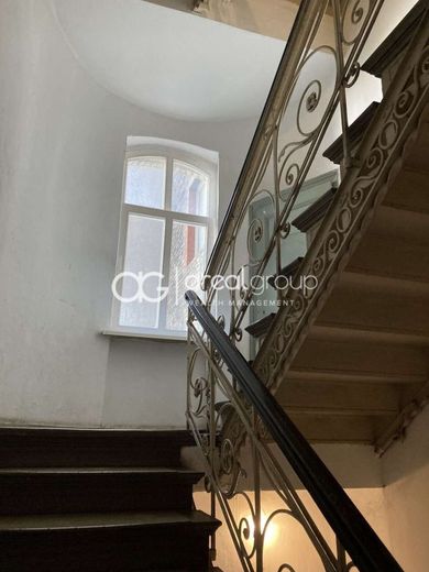 Charmantes Gründerzeithaus mit Potenzial in zentraler Stadtlage – Treppenhaus