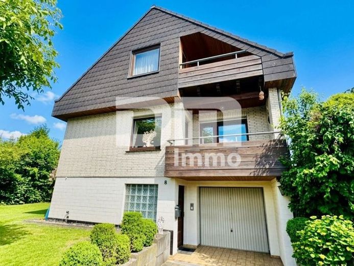 (R)eserviert!Großzügiges Einfamilienhaus in begehrter Lage mit Balkonen und Traumgarten – Foto 1