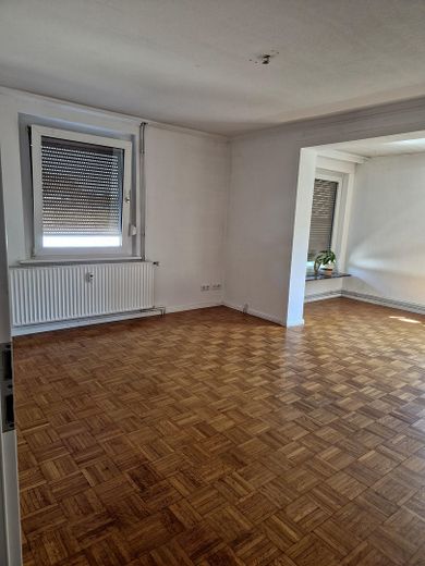 Dorfidyll im Grünen, stadtnah und doch auf dem Land – Wohnzimmer EG