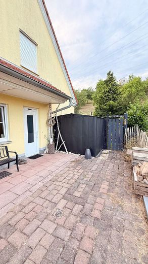 eigener Eingang zur Wohnung