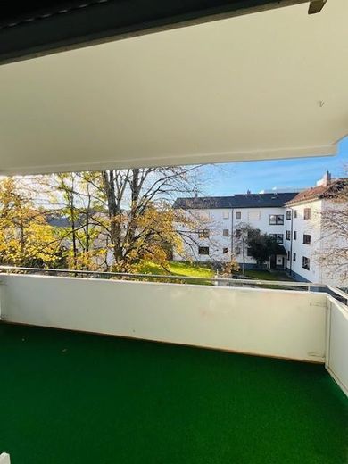 Moderne 3,5-Zimmer-Wohnung (108 m²) – Erstklassig saniert mit großem Wohnbereich – Balkon Südseite 