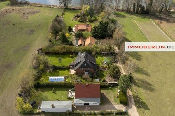 IMMOBERLIN.DE - Traumlage! Charmantes Einfamilienhaus mit Südgarten beim Krampnitzsee
