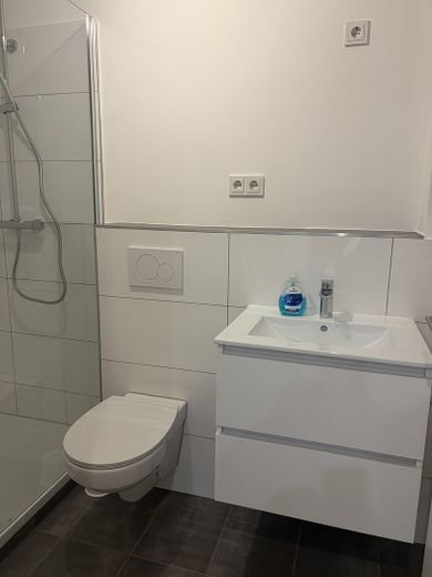 🏡 Отдельно стоящий, капитально отремонтированный мини-домик с террасой — в центре и в абсолютно тихом месте в Вуппертале – Фото 7
