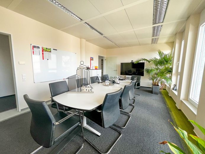 ATIK: Moderne Büro-/Praxisflächen in idealer Lage - hochwertig ausgestattet – Konferenzraum
