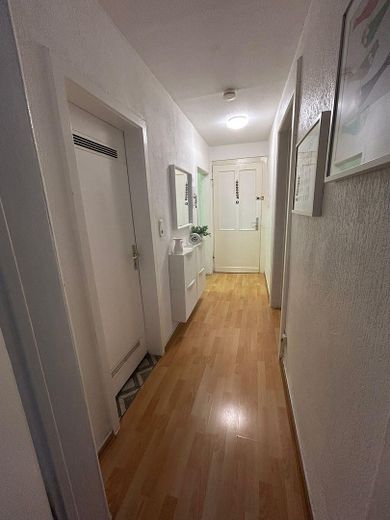 Praktisch geschnittene 3-Zimmer-Wohnung in verkehrsgünstiger Lage von OB-Lirich zu vermieten – Foto 2