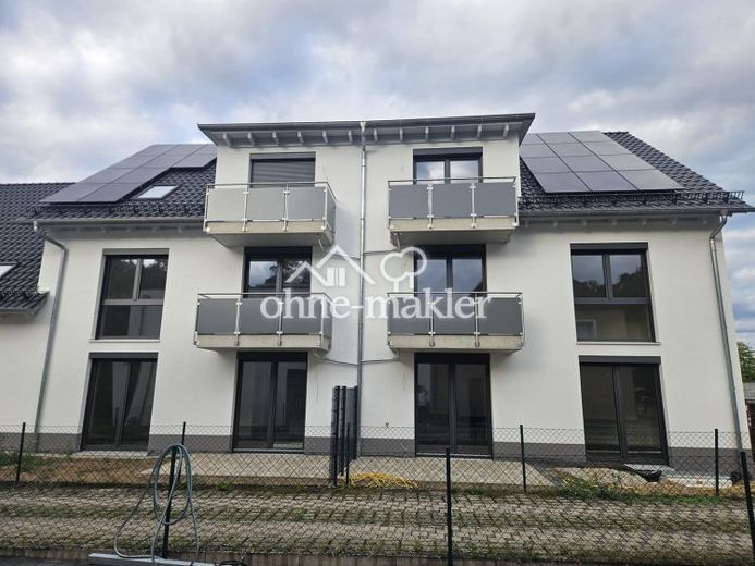 Première occupation : maison mitoyenne dans un nouvel immeuble de 8 logements selon la norme KFW 40 – Photo 1