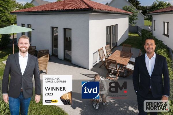 Yeşillikler içinde tek katlı yaşam – KfW-Effizienzhaus-55 standardına uygun, engelleri azaltılmış yeni yapı
