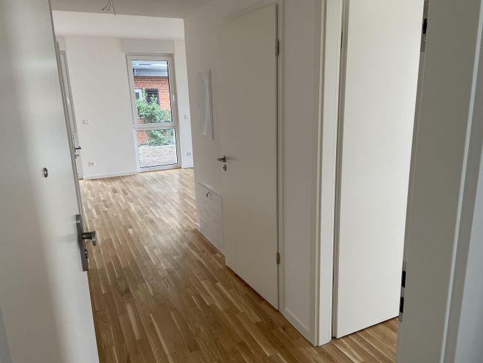 Uw nieuwe thuis in een groene omgeving: nieuwbouwappartement met 2 kamers en een privétuin – apartment corridor 