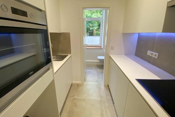 Offenbach'ta yüksek kaliteli ankastre mutfaklı modern 2 odalı daire