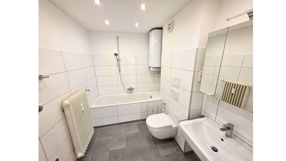 Bad: Waschmaschinenanschluss