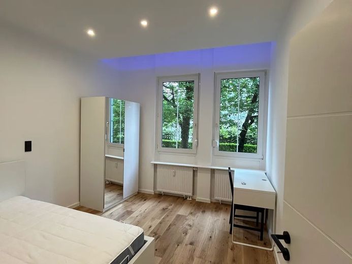 Shared apartment room with good transport connections (WOMEN'S SHARED APARTMENT!!!) Bunzlauerstraße 42, Munich / WE49 / Room 2 – Schlafzimmer