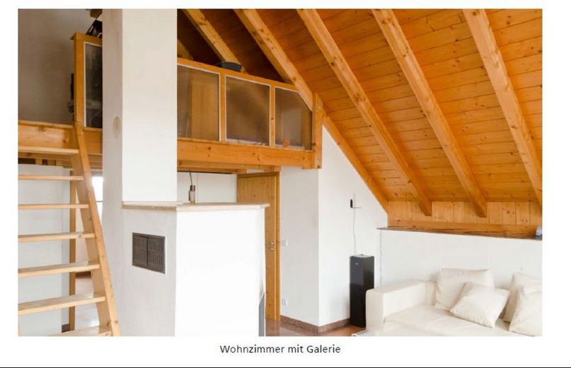 Wohnzimmer mit Galerie