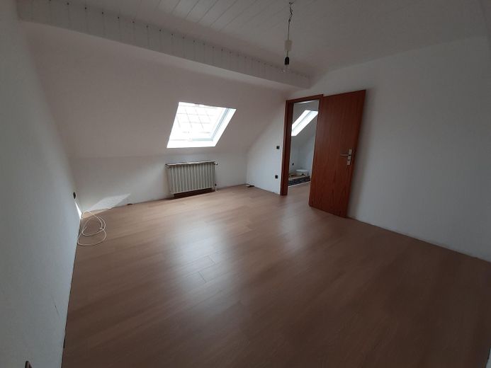 Helle 2-Zimmer-Maisonette-Wohnung in Hammersbach – Schlafzimmer