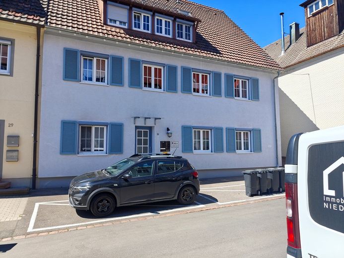 Mieszkanie 1-pokojowe na poddaszu z 2 miejscami parkingowymi i garażem w Freudenstadt przy rynku – Photo 2