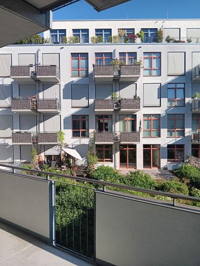 Exklusive 4-Zimmer-Loftwohnung | ca. 165 m² | TG-Stellplatz | Süd-Balkon | Frankfurt-Innenstadt – Abgeschlossener Innenhof