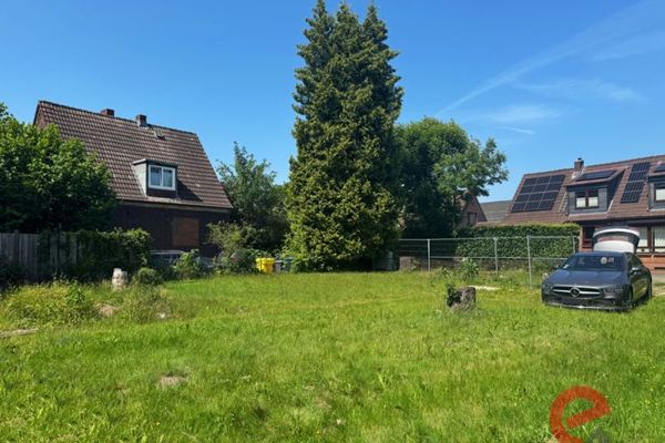 GRUNDSTÜCK IN HAMBURG-EIDELSTEDT – MEHRFAMILIENHAUS MIT GENEHMIGTEN 4 EINHEITEN, S-BAHN FUSSLÄUFIG!