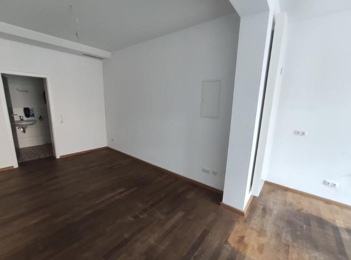Laden- oder Bürofläche (links,zentral gelegen) – Warten / Empfang + Bar Bild 6