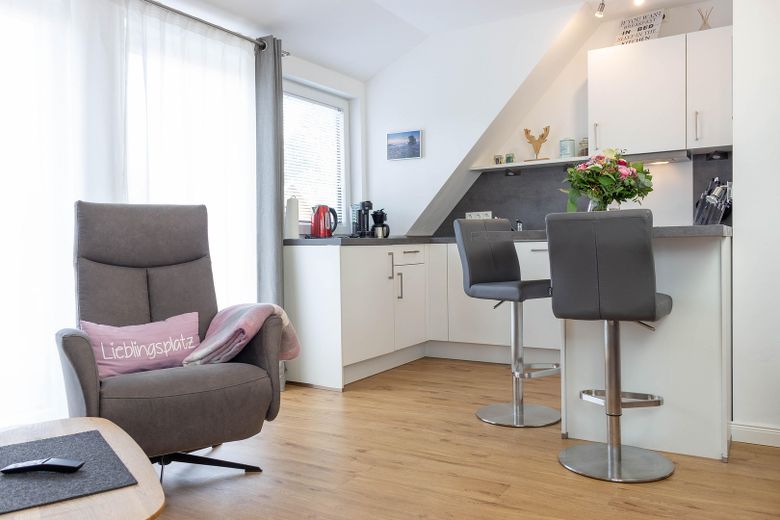 Super schöne Appartements selbst nutzen oder renditestark vermieten – Küchenbereich Whg OG re.