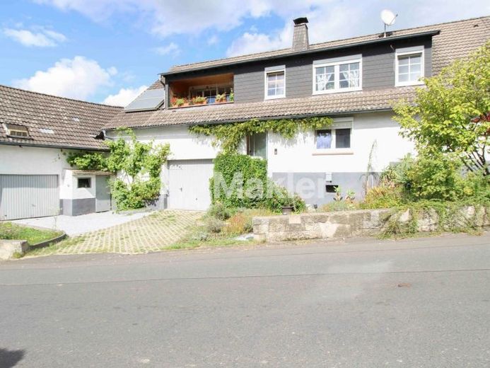 Substanz trifft Potenzial: Zweifamilienhaus zur umfassenden Modernisierung – Foto 1