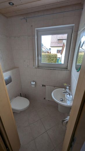 2 Fam.-Haus mit ELW, keine Makler Anfragen !!! – Gäste WC EG