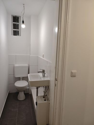 Vielseitig nutzbare Gewerbeflächen in St. Georg – frisch renoviert – Fläche 2 WC