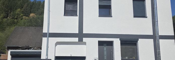 Freistehendes Einfamilienhaus mit PV Anlage