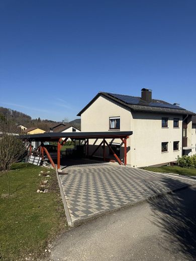 Modernes Zweifamilienhaus in idyllischer Lage – Nähe Honberg-Rücken – Foto 9