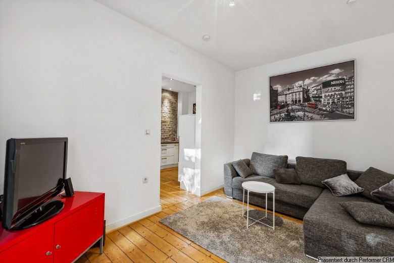 Sehr schöne Altbauwohnung mit Terrasse zum Hof, Dielenboden und geschmackvoller Möblierung, Internetzugang – 90ccb1b9607e782d84514d14bf8a973486009426.jpg