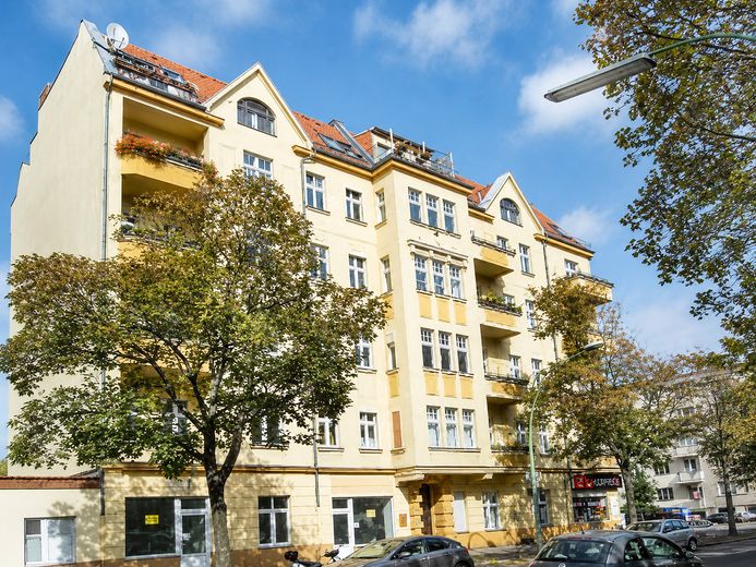 Appartamento libero di 2 locali all’ultimo piano con balcone in posizione tranquilla vicino a Müllerstraße – Foto 11