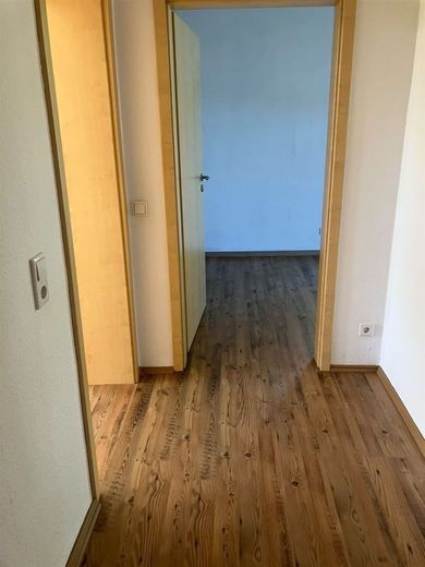Großzügige 2,5-Zimmer mit Terrasse, Wanne, Dusche und Laminat und in guter Lage! – PHOTO-2026-07-09-10-52-45_1
