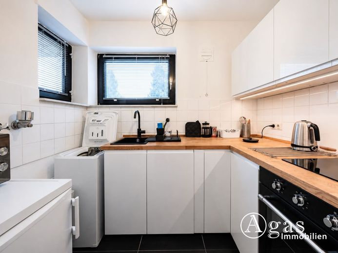 Appartamento tranquillo e libero di 1 stanza con balcone a Wilmersdorf in vendita – Küche Ansicht 2